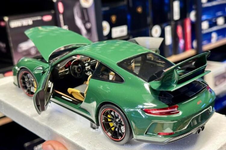 MINICHAMPS PORSCHE 911 GT3 2018 1:18