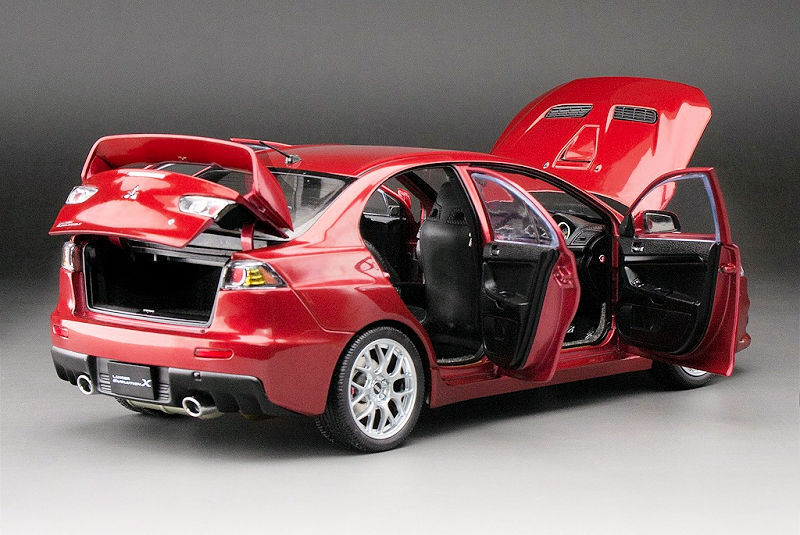 Sunstar 5822 1/18 Ölçek, Mitsubishi Lancer Evolution X, Kırmızı Metalik