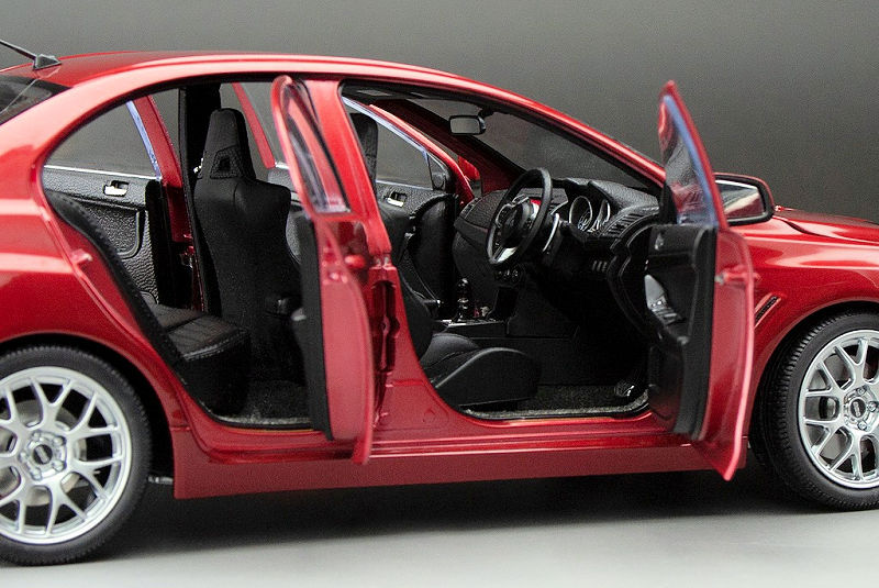 Sunstar 5822 1/18 Ölçek, Mitsubishi Lancer Evolution X, Kırmızı Metalik