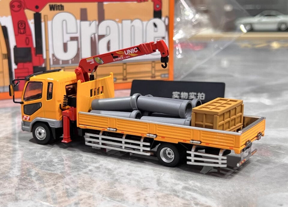1/64 Mitsubishi Fuso Crane Truck *RHD* with access...