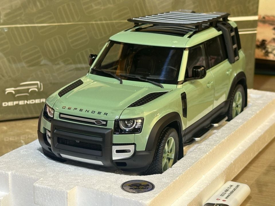 ALMOST REAL LAND ROVER DEFENDER 110 (810811) 1:18