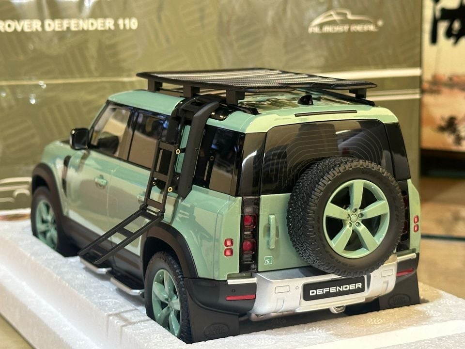 ALMOST REAL LAND ROVER DEFENDER 110 (810811) 1:18