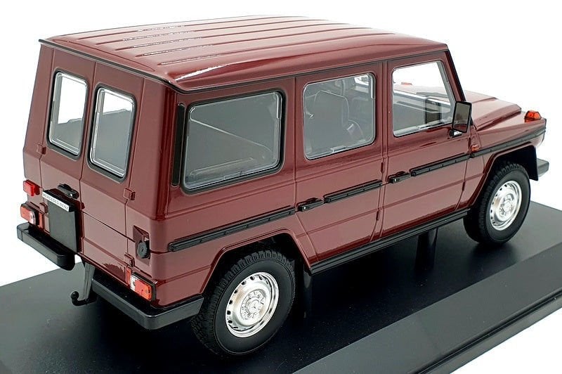 MINICHAMPS MERCEDES BENZ G-MODEL (LWB) (155 038102) 1:18