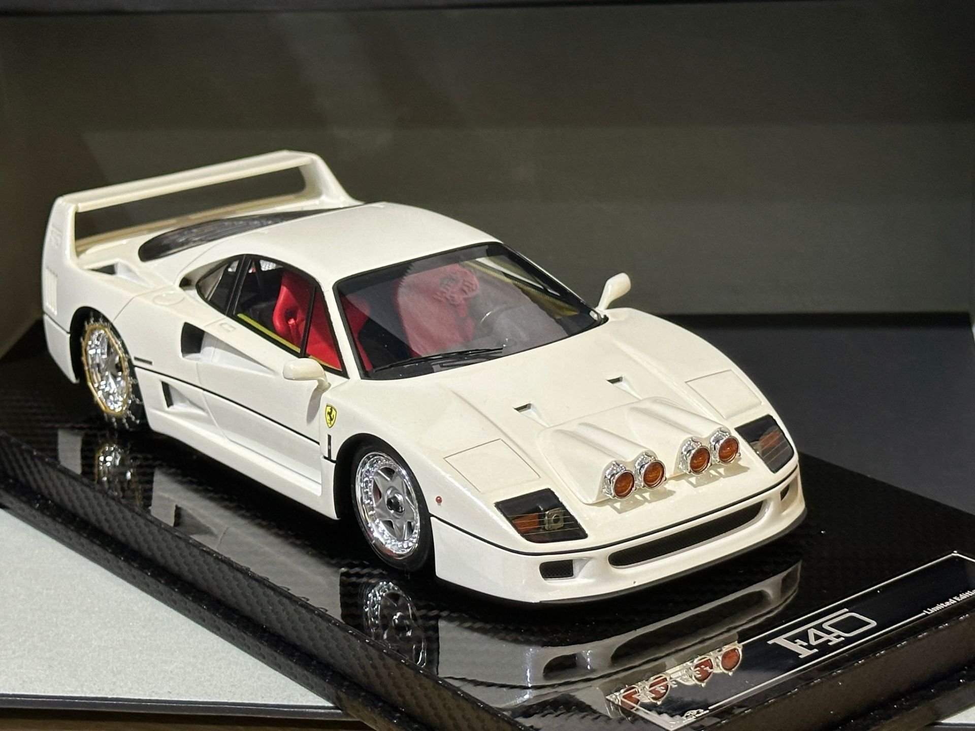 VIP SCALE MODELS FERRARI F40 (LMTD 32/50) 1:18