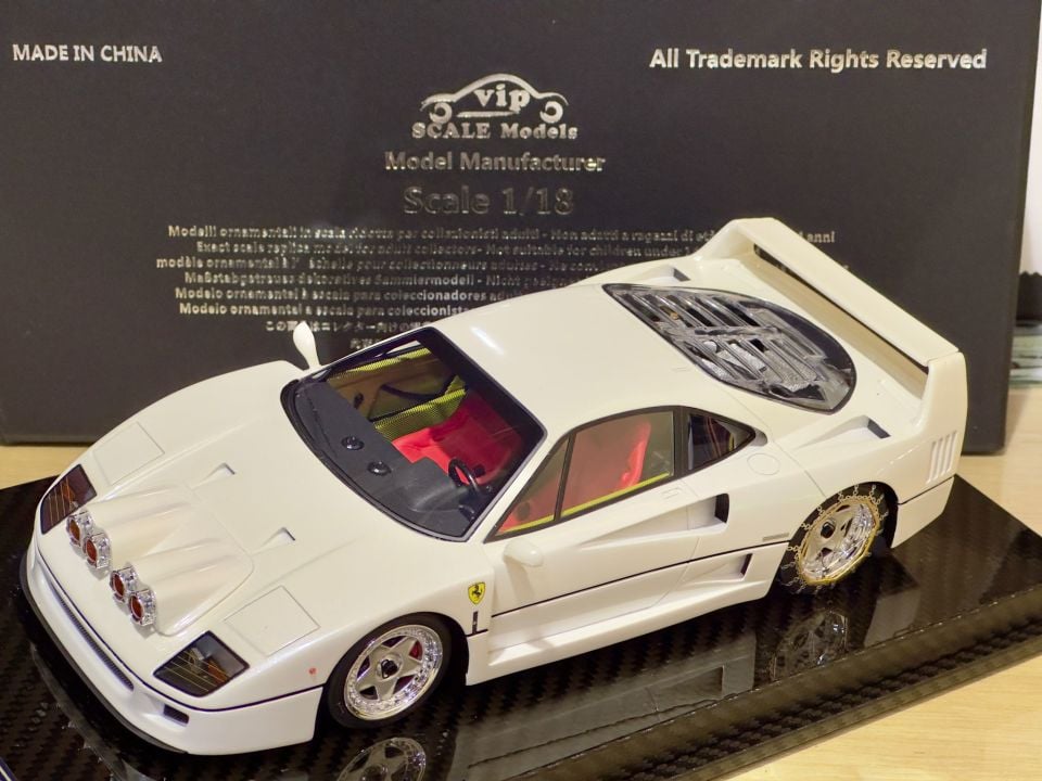 VIP SCALE MODELS FERRARI F40 (LMTD 32/50) 1:18