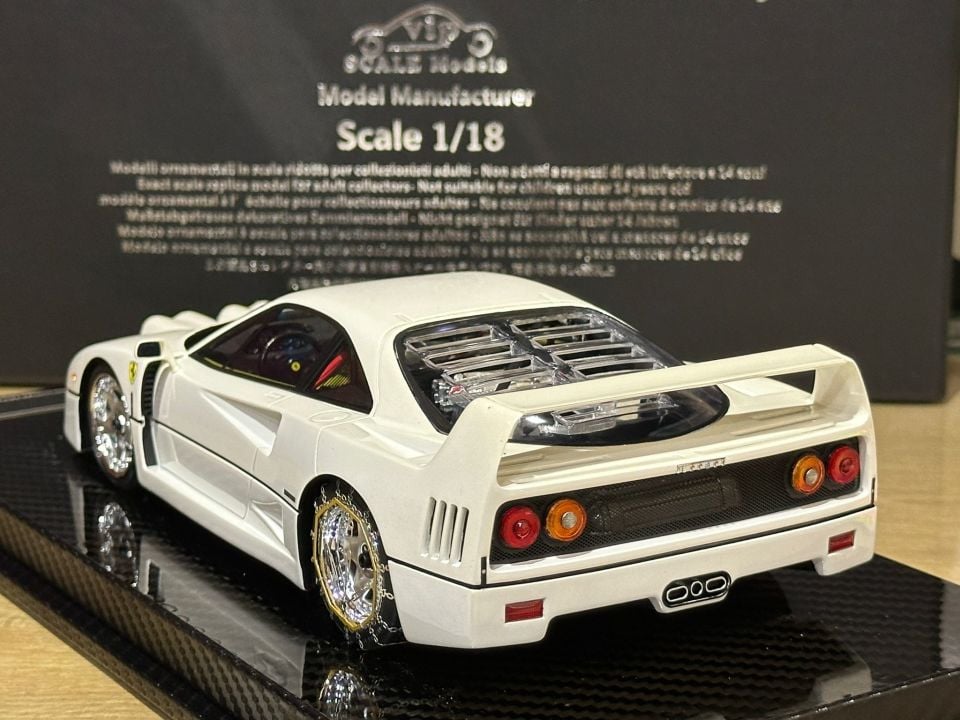 VIP SCALE MODELS FERRARI F40 (LMTD 32/50) 1:18