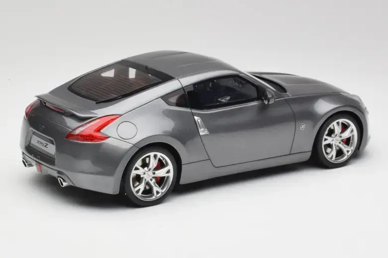 OTTO NISSAN 370Z 1:18