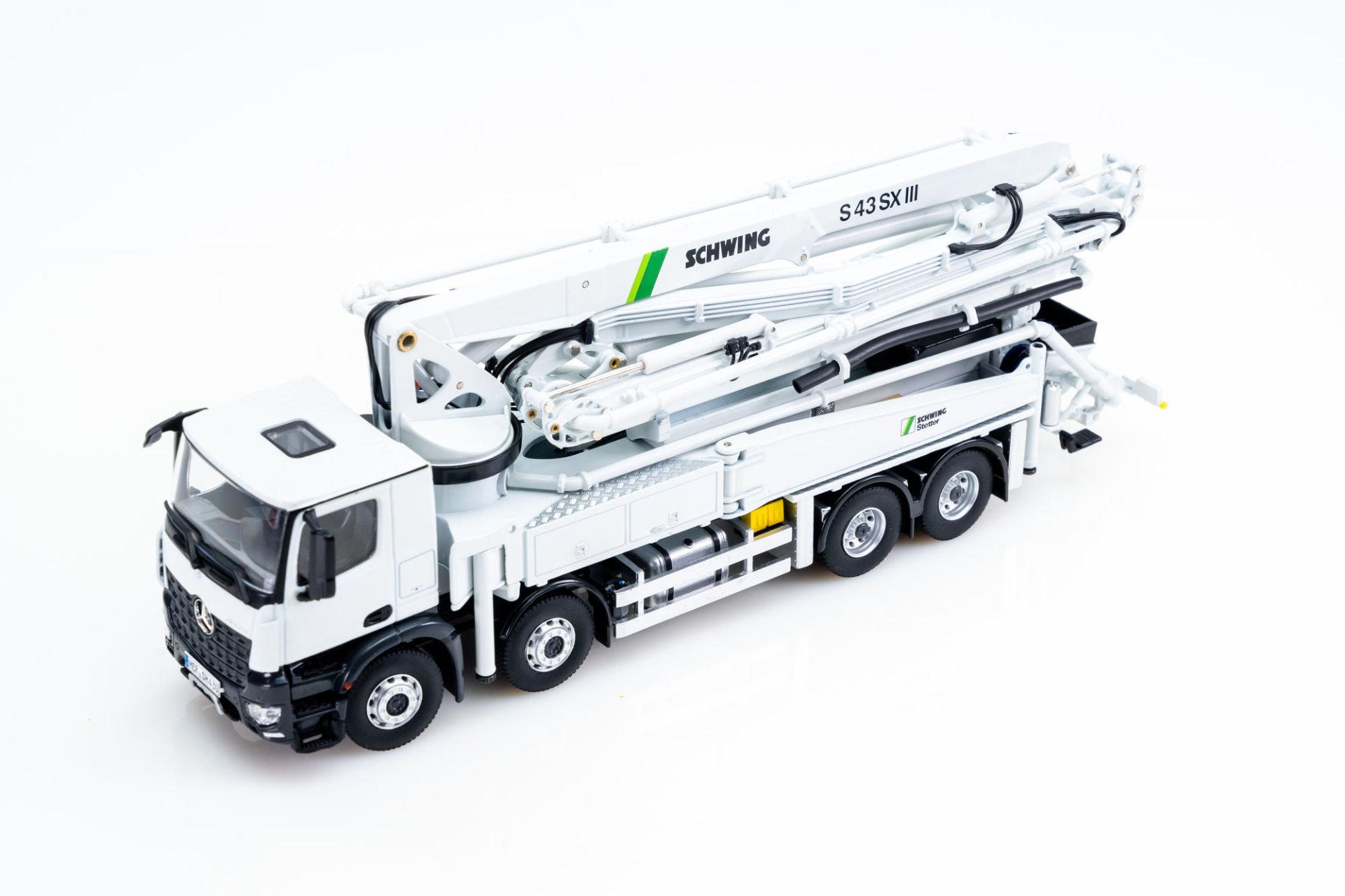 NZG MERCEDES BENZ AROCS 8X4 SCHWING S43SX III (951) 1:50