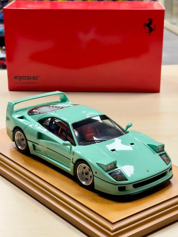 KYOSHO FERRARI F40 (08416MG) 1:18