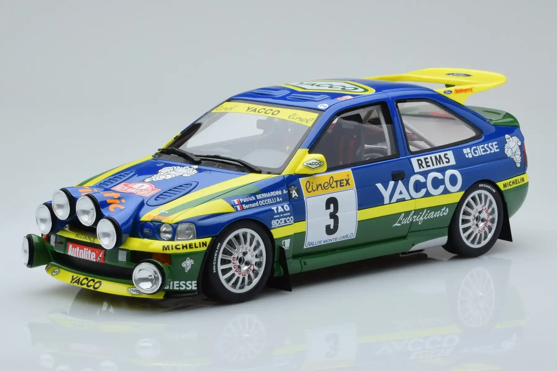 OTTO FORD ESCORT RS COSWORTH 1:18 (OT1028)