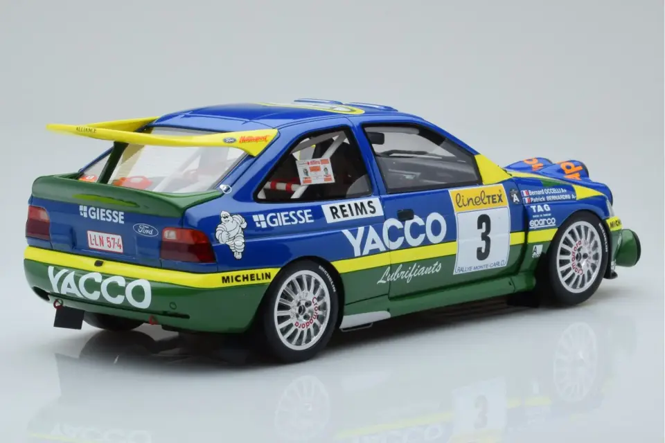 OTTO FORD ESCORT RS COSWORTH 1:18 (OT1028)