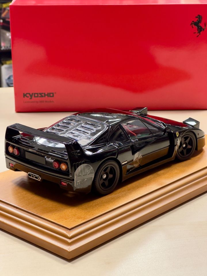 KYOSHO FERRARI F40 (08416BK) 1:18