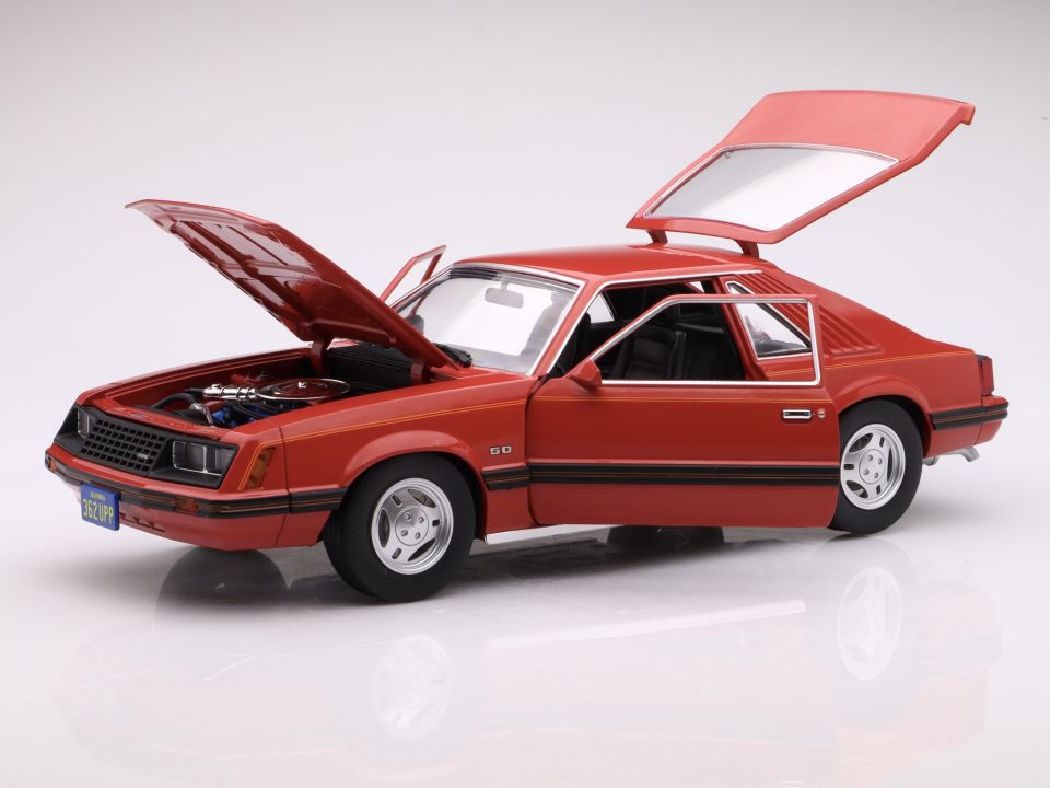 GREENLIGHT 1979 FORD MUSTANG GHIA 1:18 (G-13601)