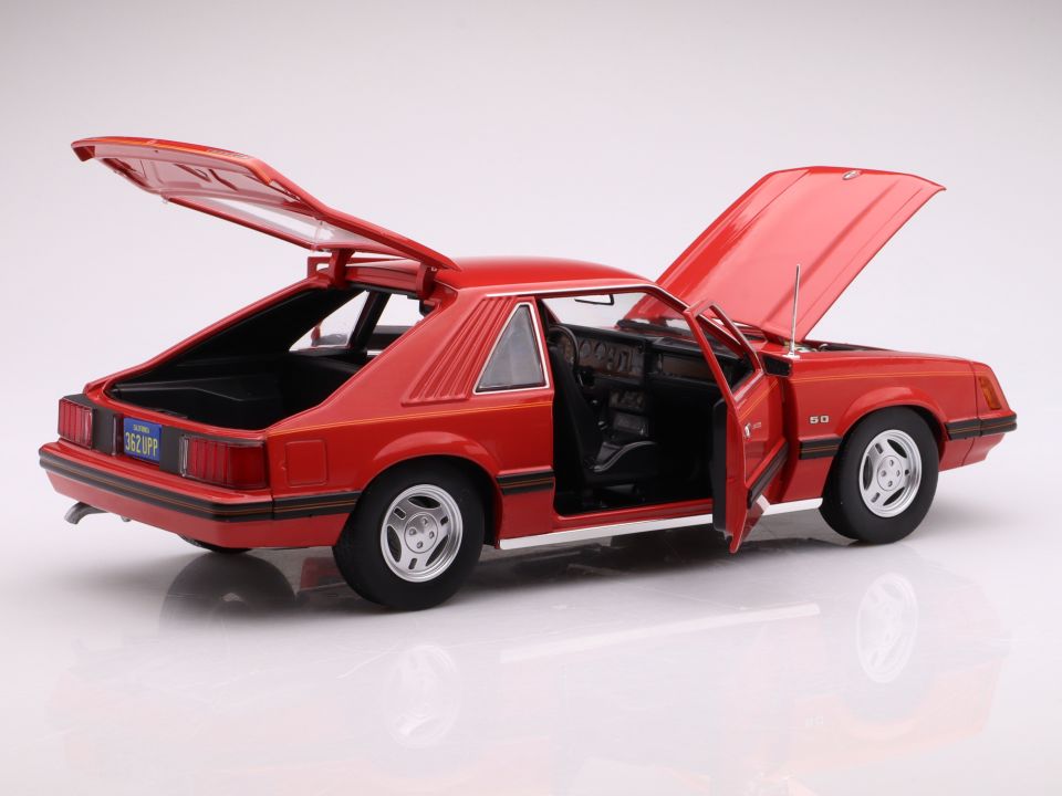 GREENLIGHT 1979 FORD MUSTANG GHIA 1:18 (G-13601)