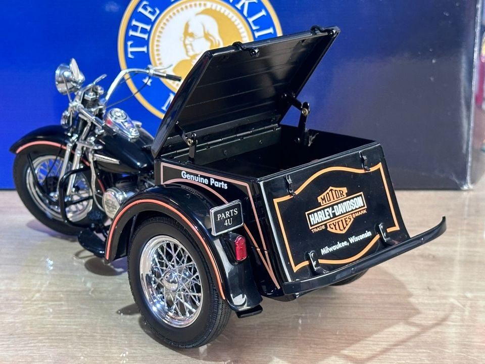 FRANKLIN MINT HARLEY DAVIDSON 1:10 (B11A753)