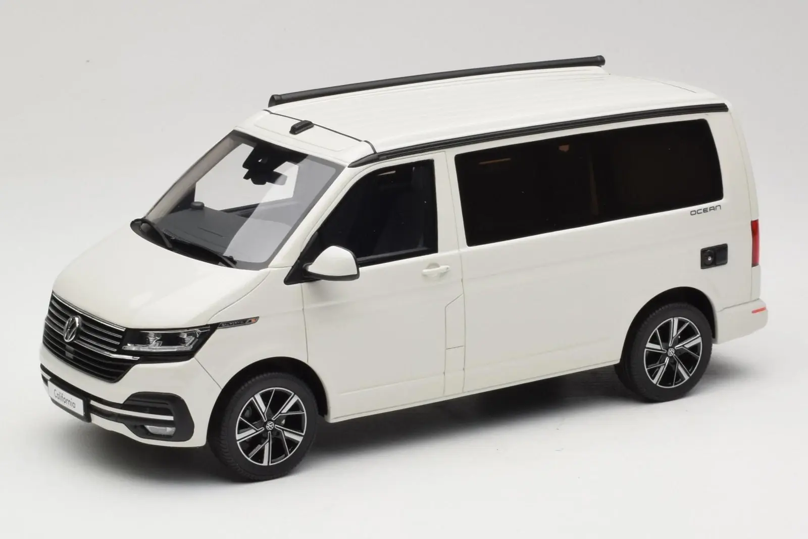 OTTO VOLKSWAGEN T6.2 CALIFORNIA OCEAN 1:18 (OT488)
