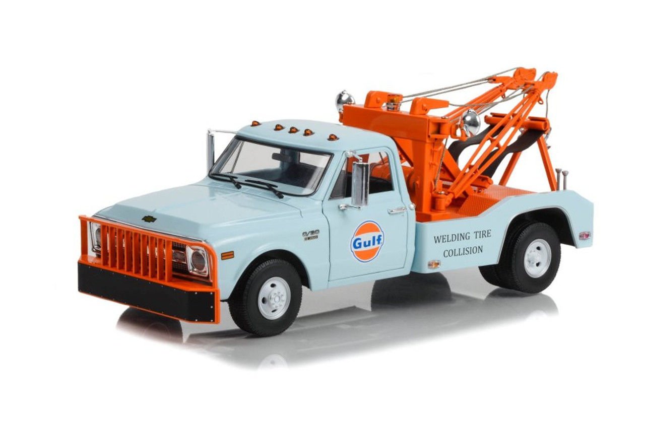 GREENLIGHT 1969 CHEVROLET C-30 DUALLY WRECKER 1:18 (13624)