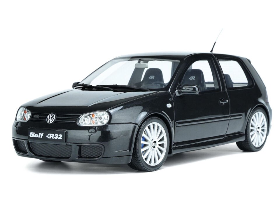 OTTO VOLKSWAGNE GOLF IV R32 1:18 (OT964)