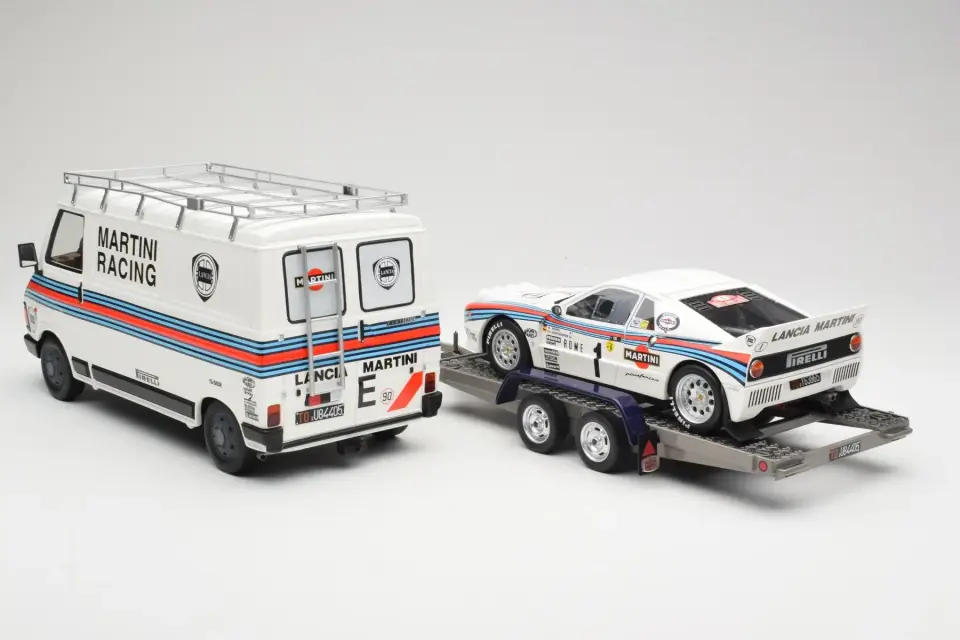 OTTO RALLY PACK LANCIA RNC FIAT 242 - LANCIA 037 1983 1:18 (OT360)