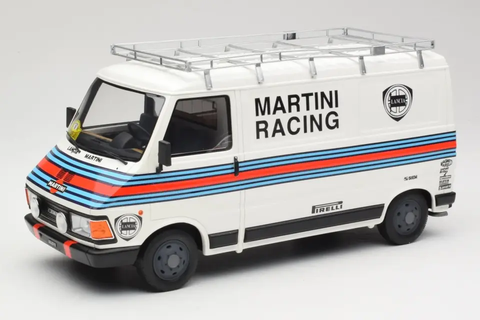 OTTO RALLY PACK LANCIA RNC FIAT 242 - LANCIA 037 1983 1:18 (OT360)