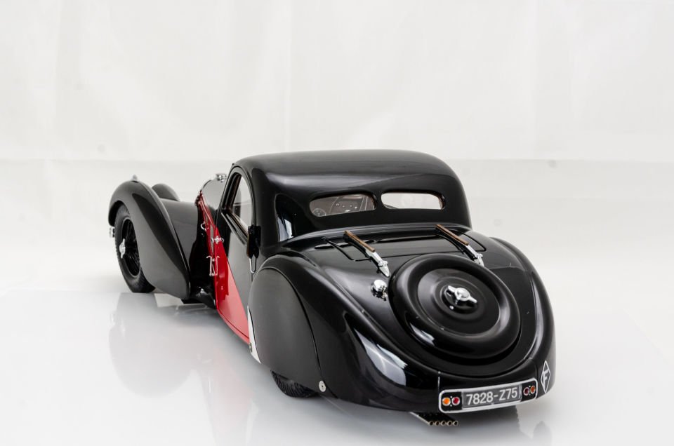 BAUER 1:12 1937 BUGATTI TYPE 57SC ATALANTE (7828-Z75)
