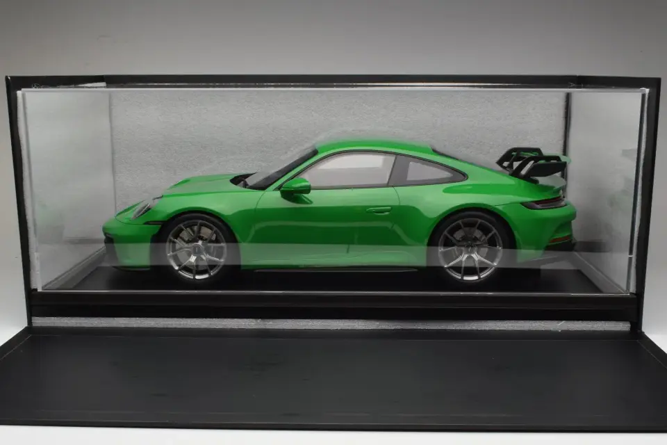 GT SPIRIT PORSCHE 911 (992) GT3 PYTHON GREEN 1:8