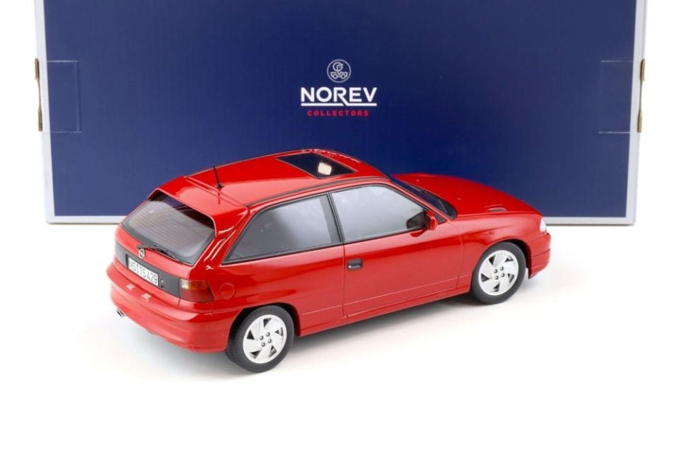 NOREV OPEL ASTRA GSI 1991 1:18 (183672)