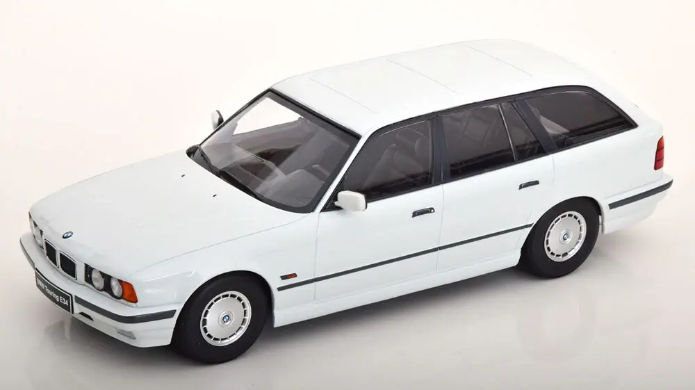 TRIPLE 9 BMW 5 SERIES TOURING E34 1996 1:18 (T9-1800404)