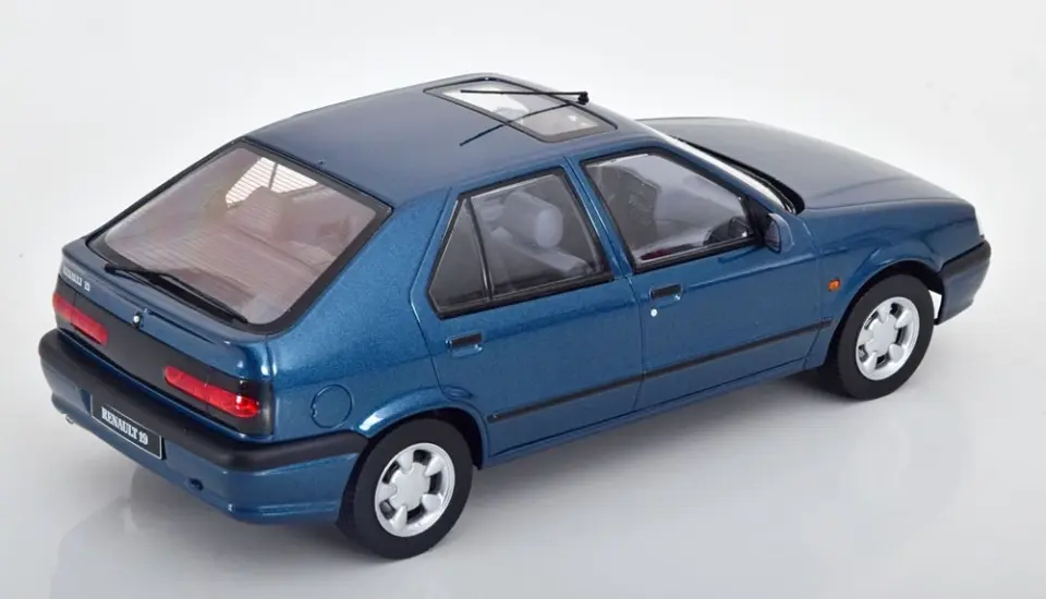TRIPLE 9 RENAULT 19 1994 1:18 (T9-1800451)