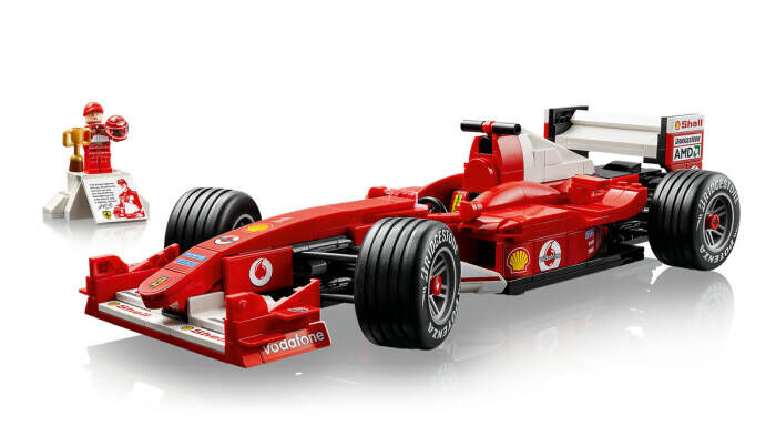 LEGO® Icons Ferrari F2004 ve Michael Schumacher