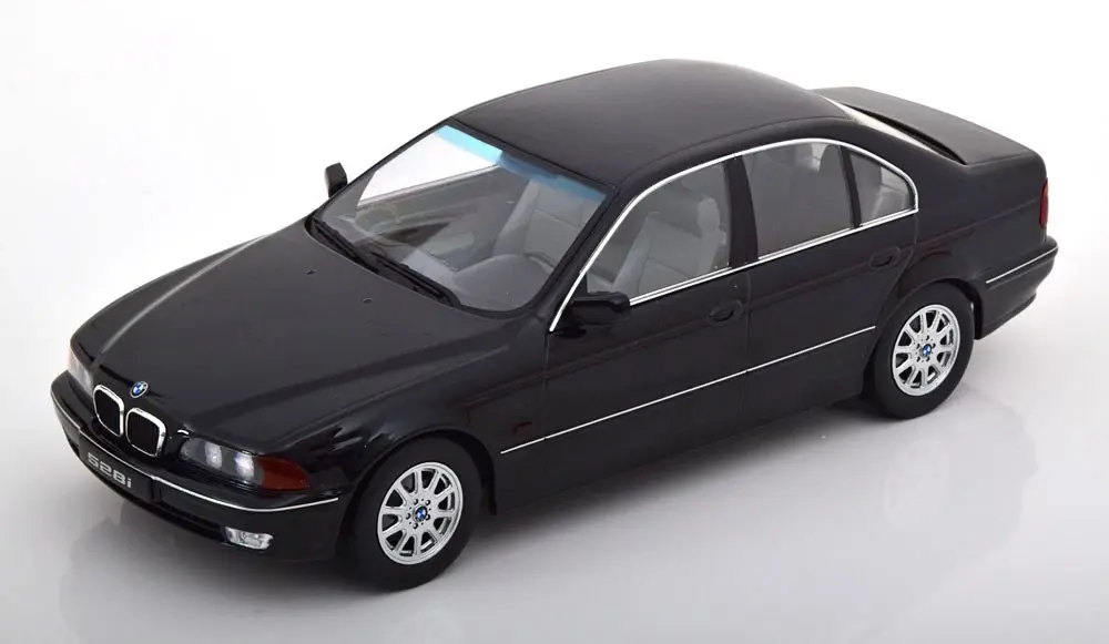 KK SCALE BMW 528İ E39 SEDAN 1995 1:18 (181053)