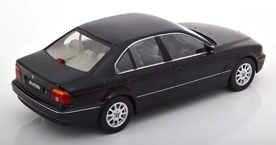 KK SCALE BMW 528İ E39 SEDAN 1995 1:18 (181053)