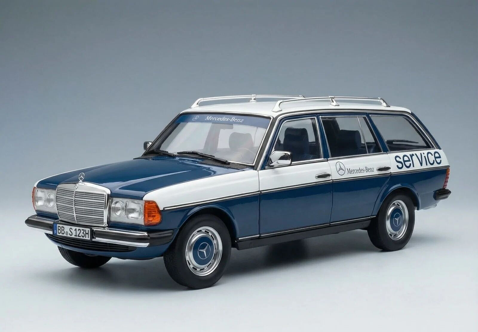 1:18 Norev 1980 Mercedes Benz 200TE SW S123 Mercedes Car Service