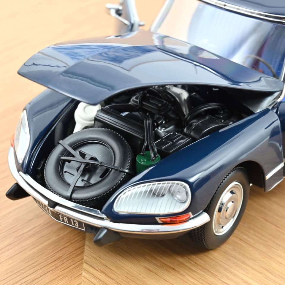 NOREV CITROEN DS 23 PALLAS 1974 1:18 (181723)