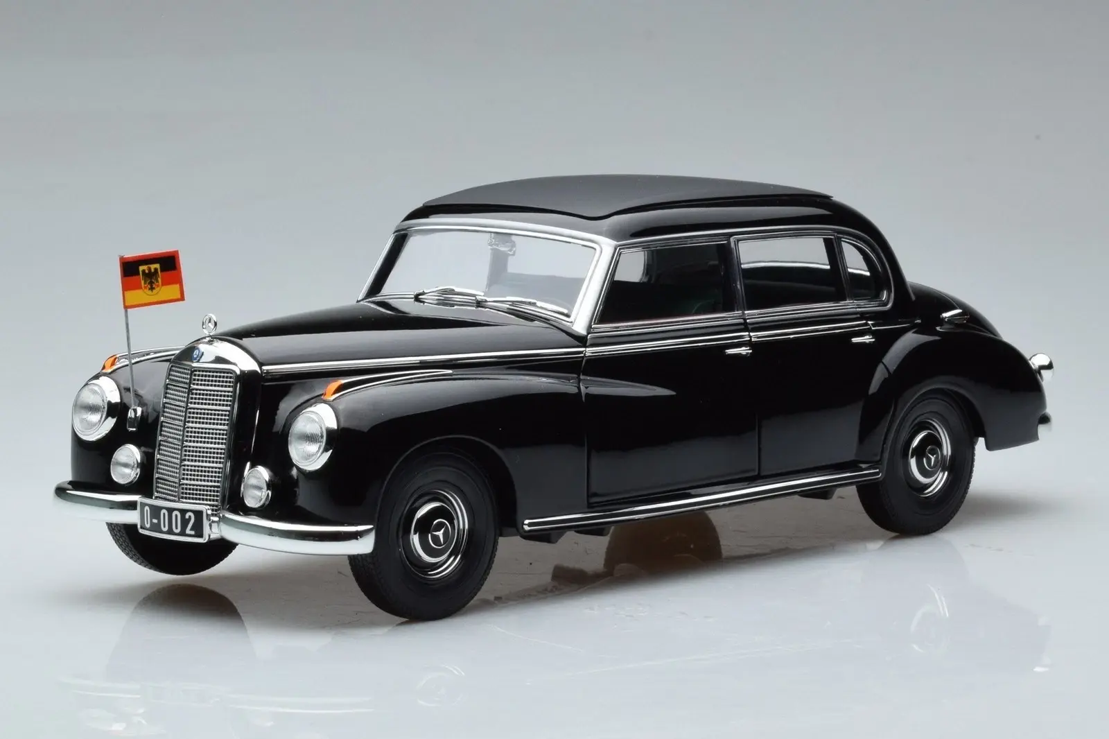 NOREV MERCEDES BENZ 300 KONRAD ADENAUER 1955 1:18