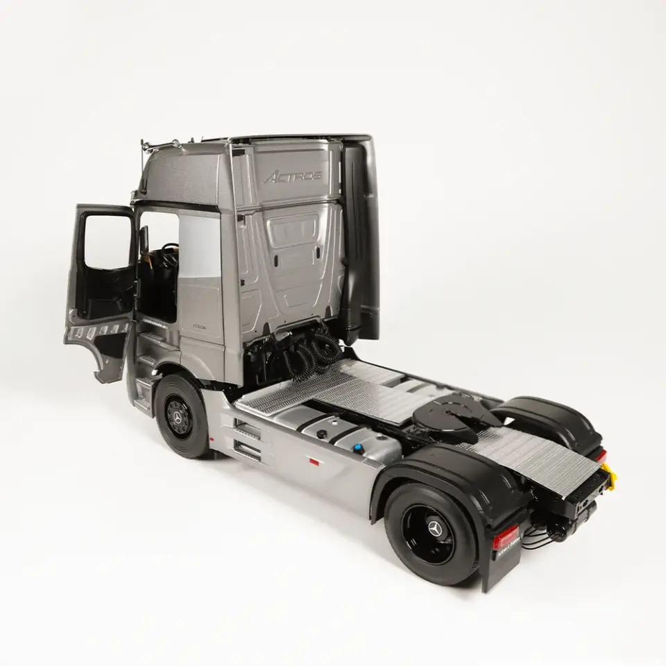 NZG MERCEDES BENZ ACTORS L GIGASPACE 4x2 1:18