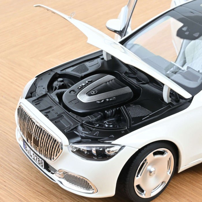 NOREV MERCEDES BENZ MAYBACH  S 680 4MATIC 2021 1:18 (183918)