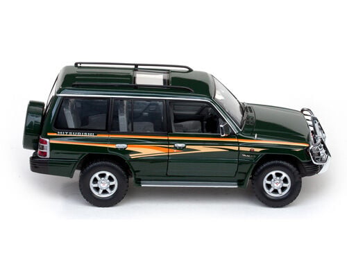 1998 Mitsubishi Pajero Long 3.5 V6 Pikap 1:18