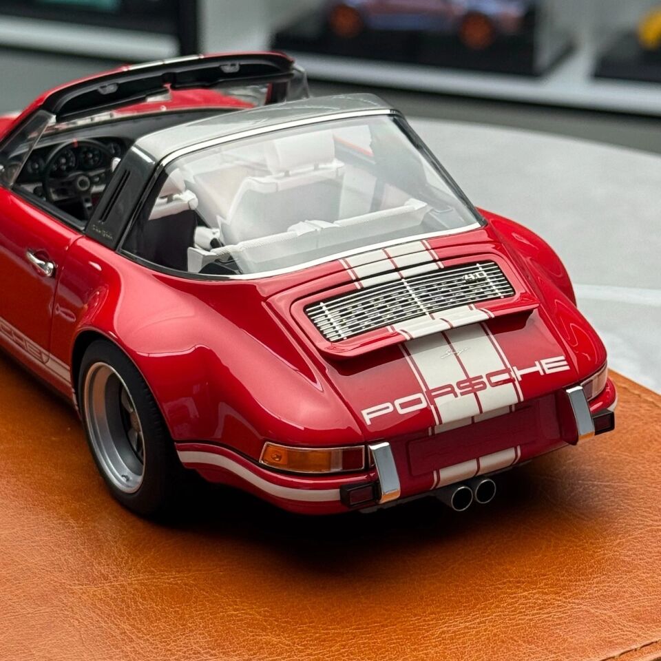 MAKEUP 1:18 Singer 911 (964) Targa Red with Cream White Stripe