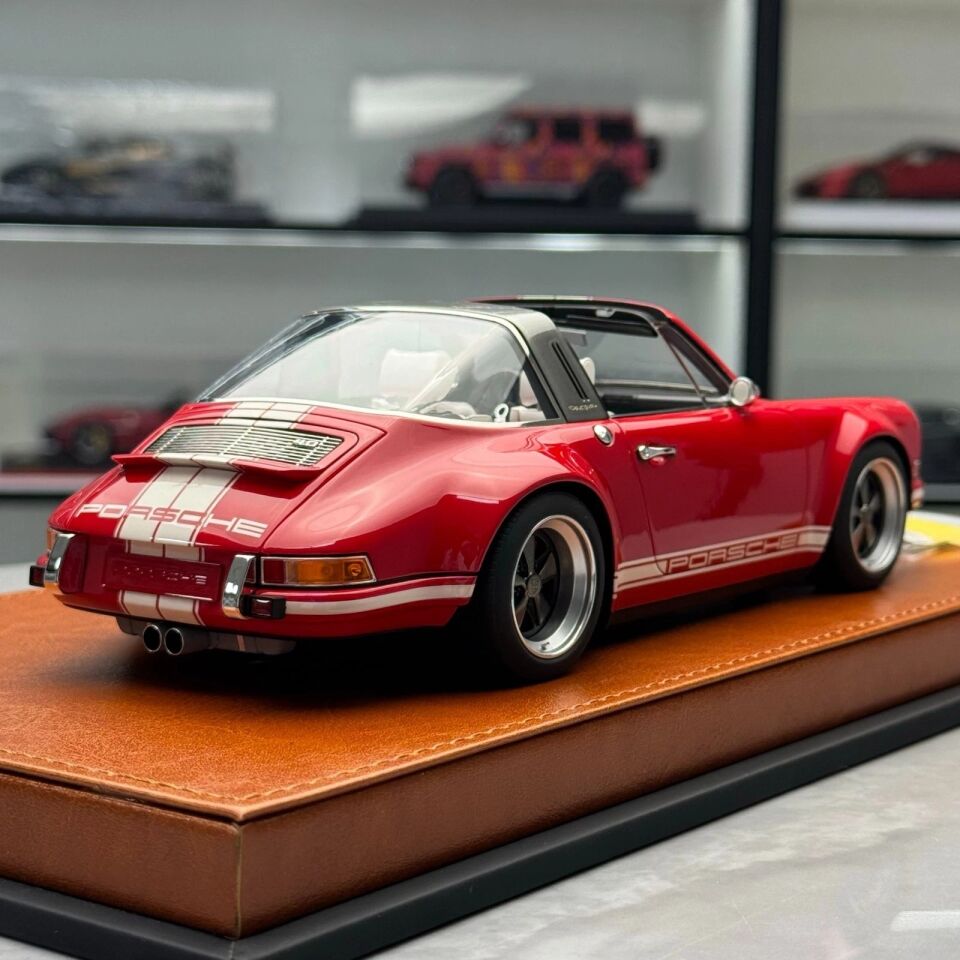 MAKEUP 1:18 Singer 911 (964) Targa Red with Cream White Stripe