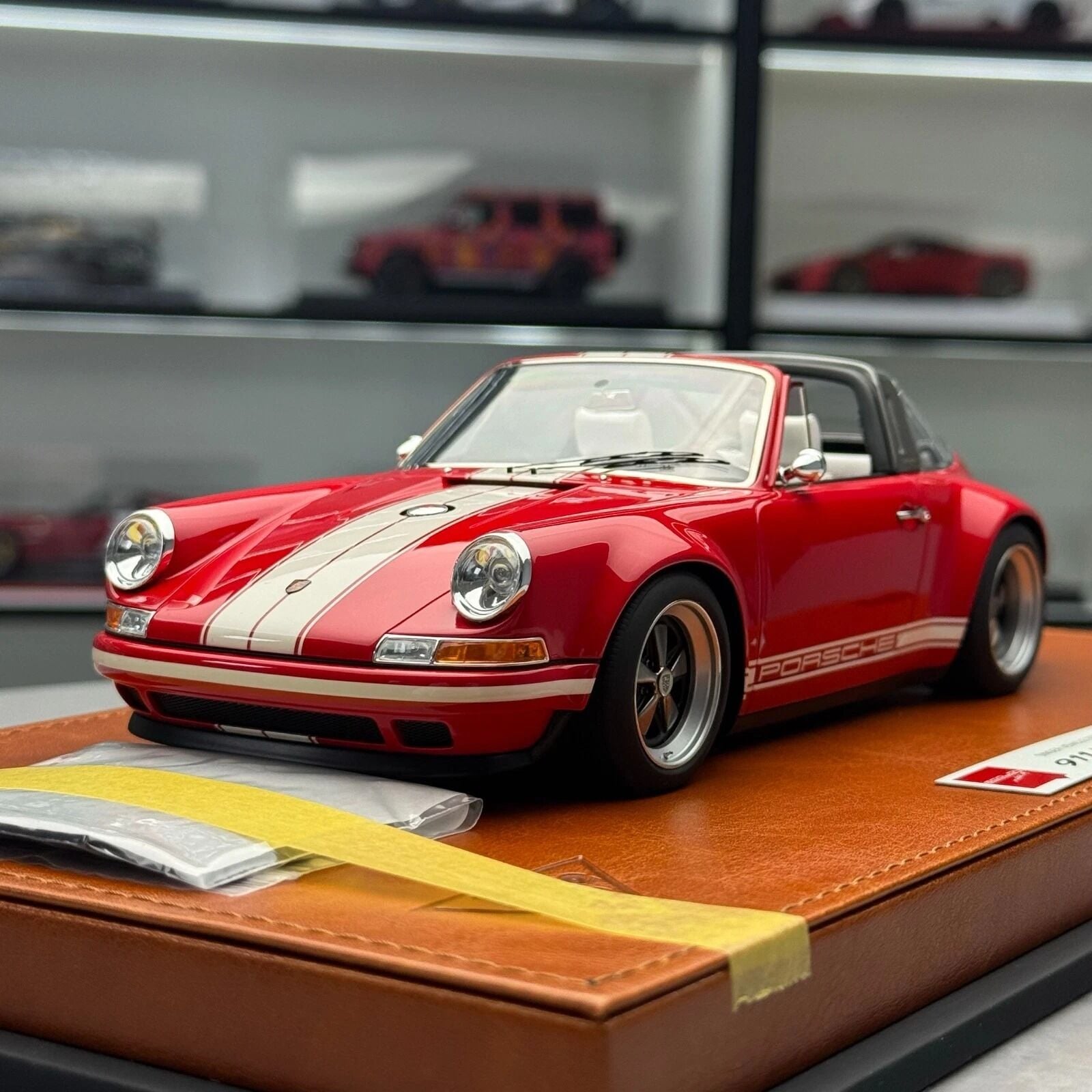 MAKEUP 1:18 Singer 911 (964) Targa Red with Cream White Stripe