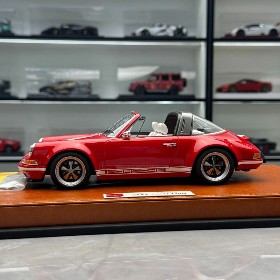MAKEUP 1:18 Singer 911 (964) Targa Red with Cream White Stripe