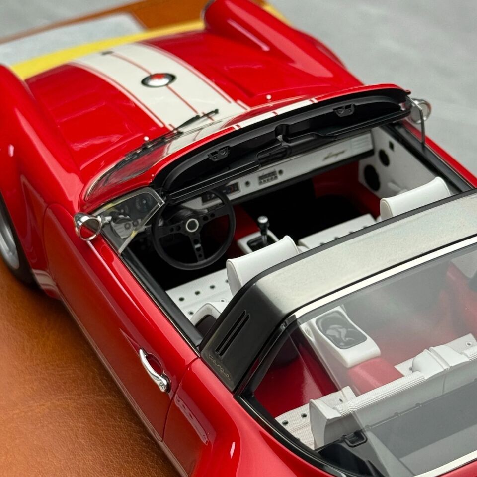 MAKEUP 1:18 Singer 911 (964) Targa Red with Cream White Stripe