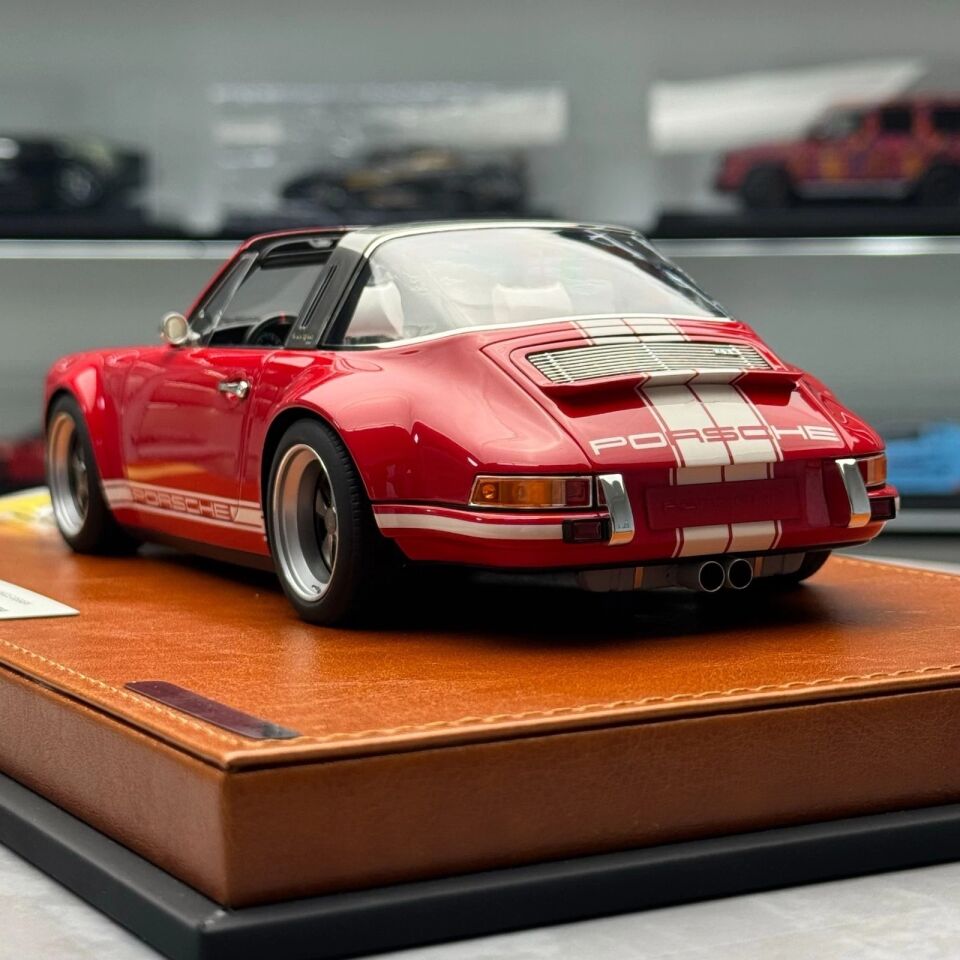 MAKEUP 1:18 Singer 911 (964) Targa Red with Cream White Stripe