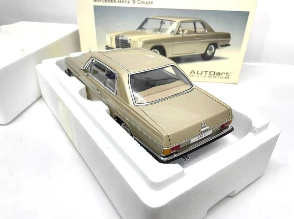 AUTOart MERCEDES BENZ /8 280C COUPE