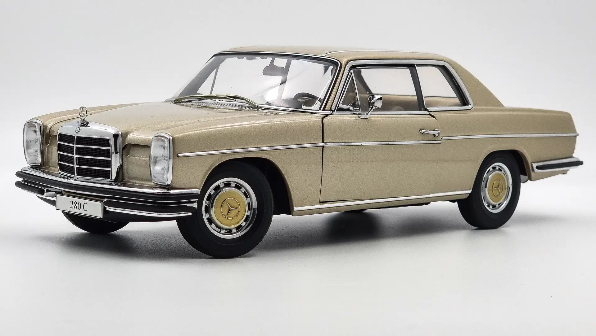 AUTOart MERCEDES BENZ /8 280C COUPE