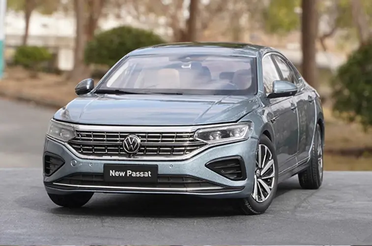 PAUDI VOLKSWAGEN PASSAT B8 2019 1:18