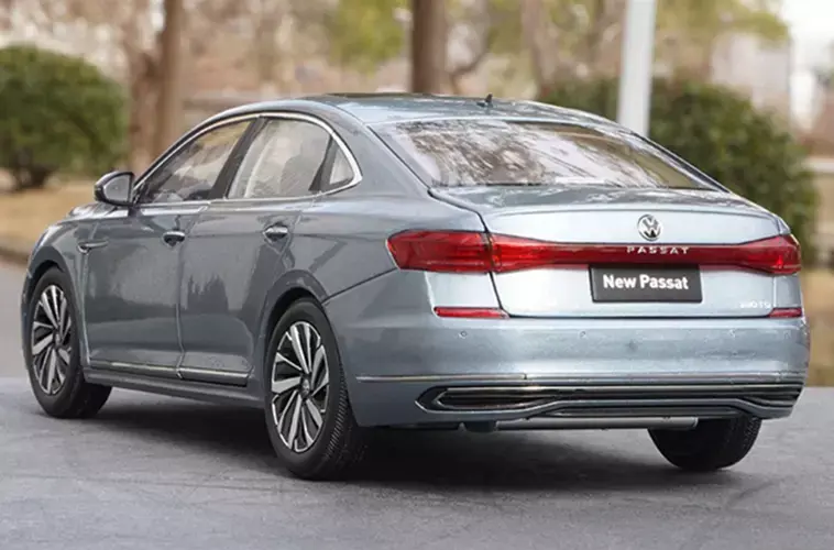 PAUDI VOLKSWAGEN PASSAT B8 2019 1:18