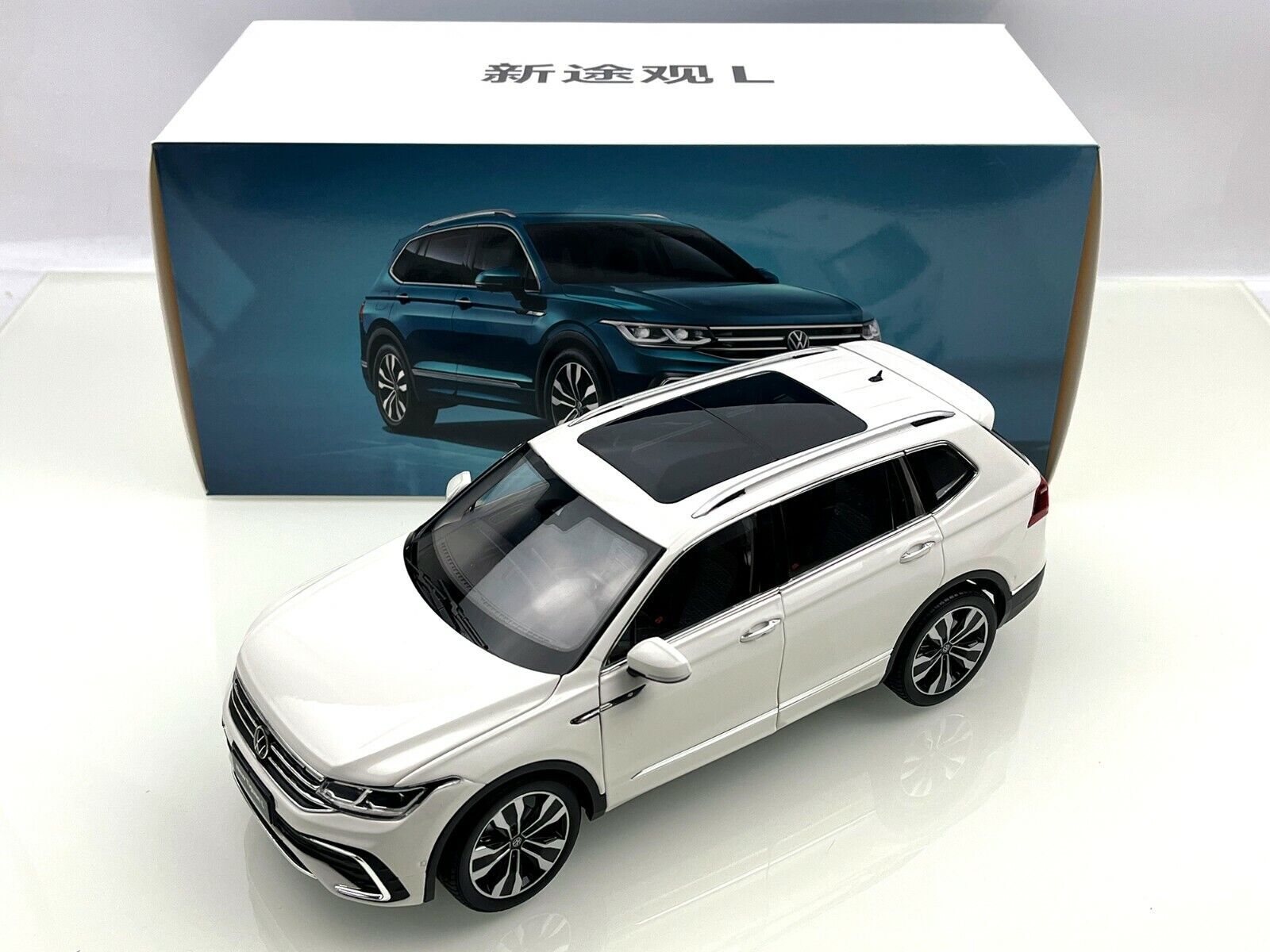 PAUDI VOLKSWAGEN TIGUAN L 2022 1:18