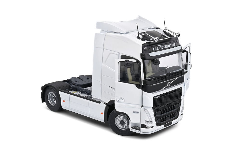 SOLIDO VOLVO TRUCKS FH GLOBETROTTER XL 1:24 (2400103)